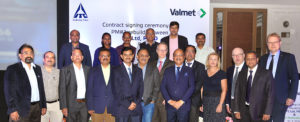Contract signing ceremony between ITC and Valmet.